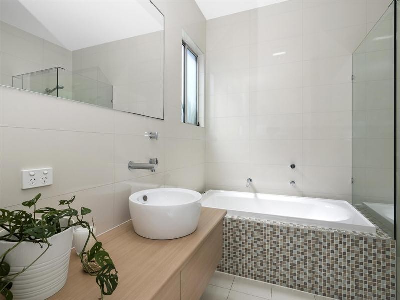 12 Twenty Third Avenue, Palm Beach QLD 4221