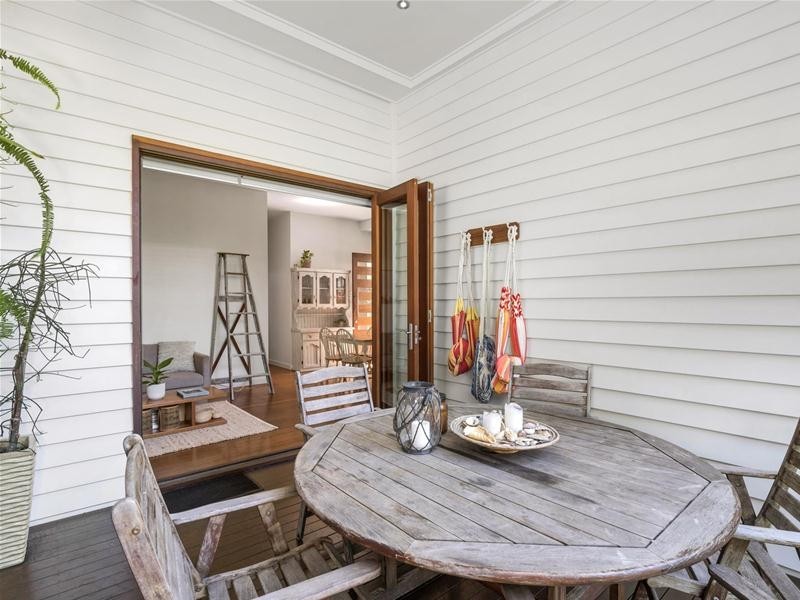 12 Twenty Third Avenue, Palm Beach QLD 4221