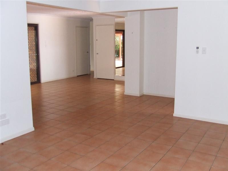 21 Japonica Drive, Palm Beach QLD 4221