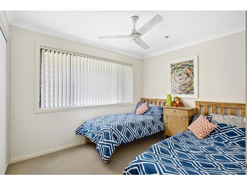 2/14 Tenth  Avenue, Palm Beach QLD 4221