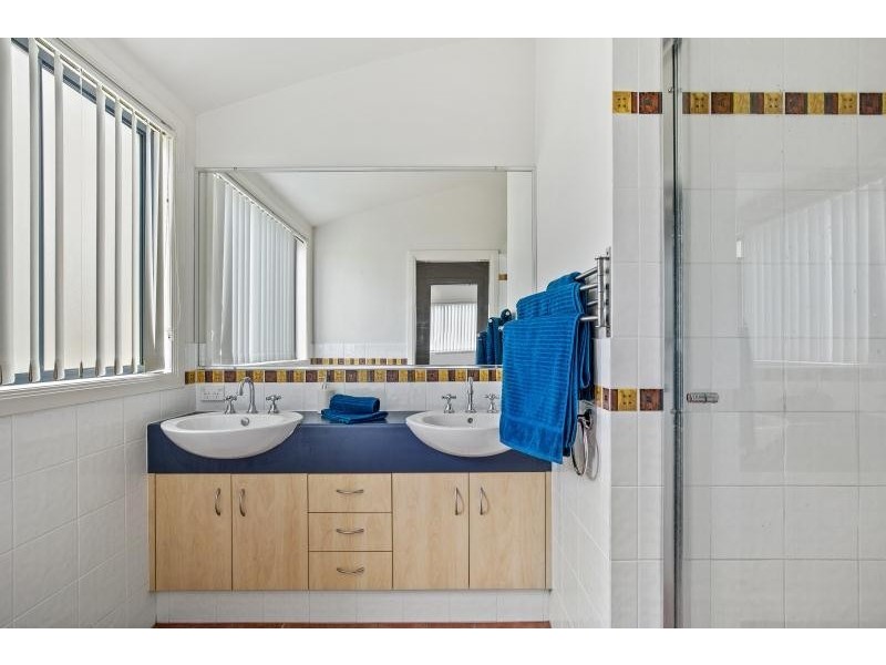 2/14 Tenth  Avenue, Palm Beach QLD 4221