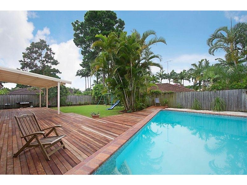 90 K P McGrath Drive, Elanora QLD 4221