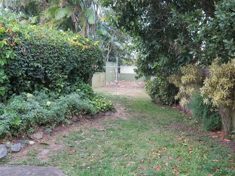 1 Leyte Avenue, Palm Beach QLD 4221