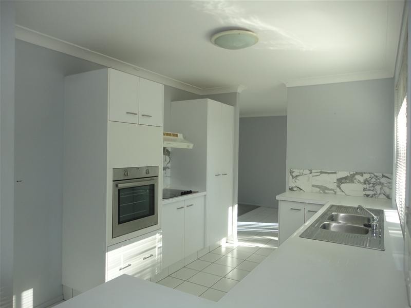 68 Avocado Street, Elanora QLD 4221