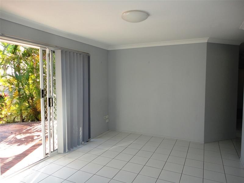 68 Avocado Street, Elanora QLD 4221