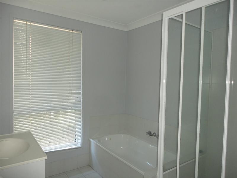 68 Avocado Street, Elanora QLD 4221