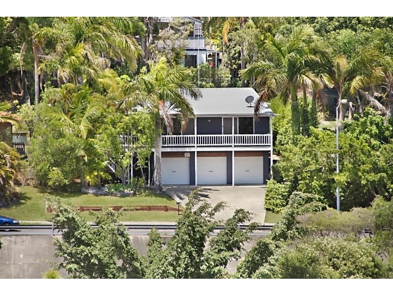 165 K P McGrath Drive, Elanora QLD 4221