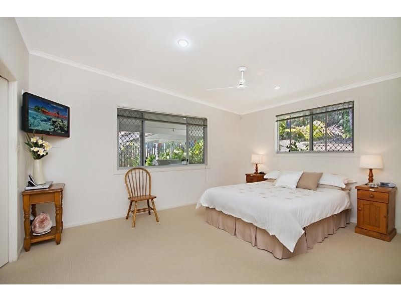 165 K P McGrath Drive, Elanora QLD 4221