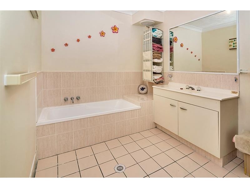 12/2 Simpsons Road, Currumbin Waters QLD 4223