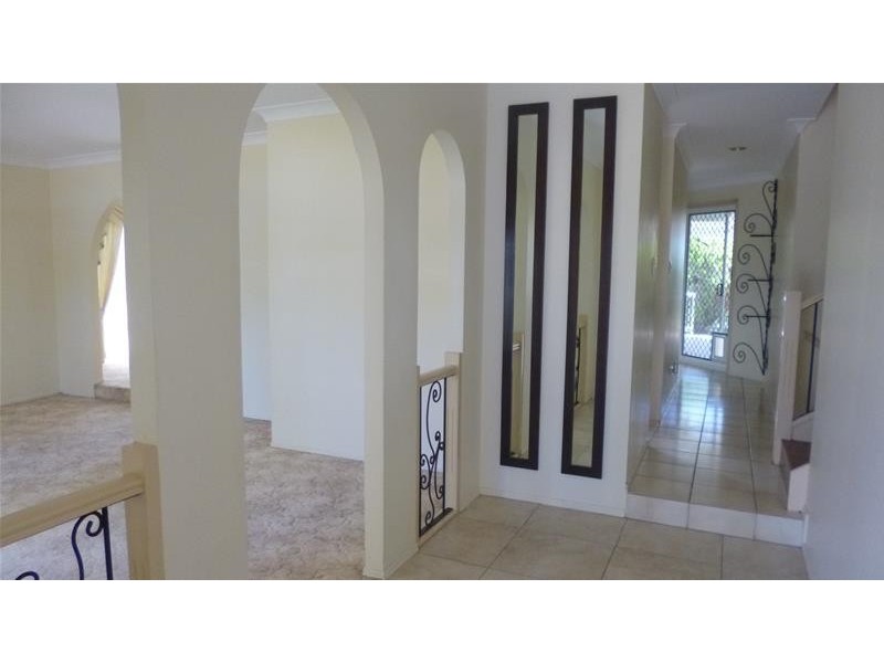 7 Rottnest Court, Elanora QLD 4221