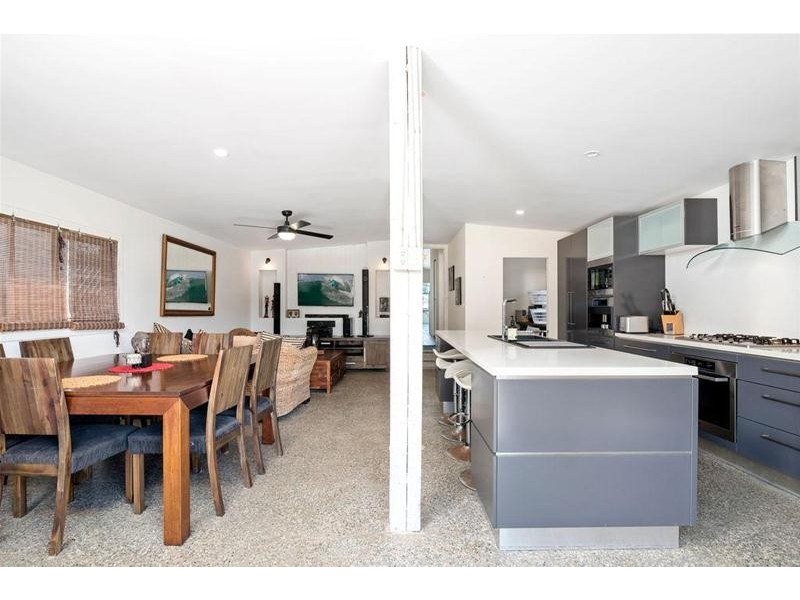 37 Twenty Fifth Avenue, Palm Beach QLD 4221