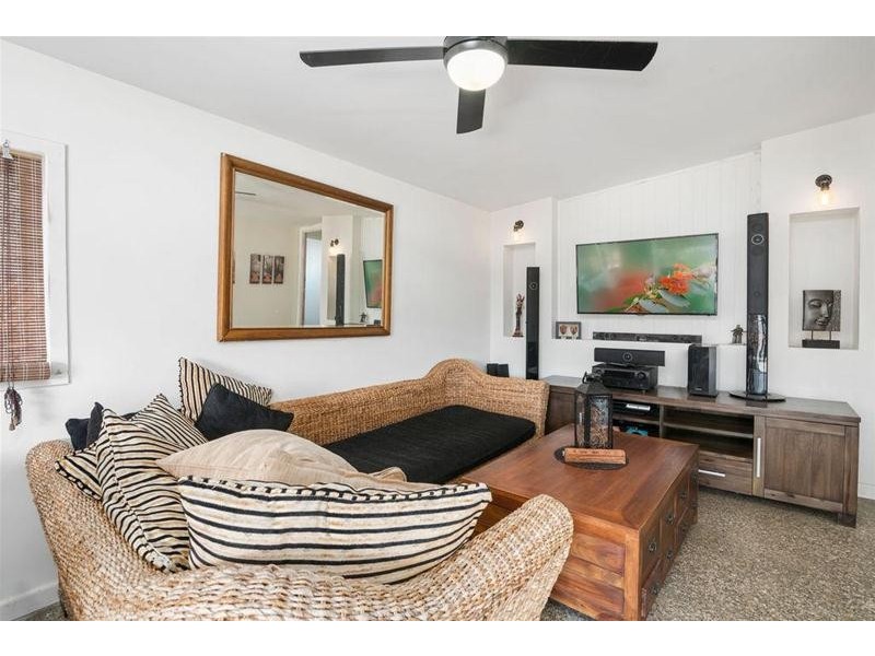 37 Twenty Fifth Avenue, Palm Beach QLD 4221