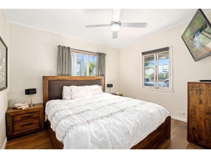 37 Twenty Fifth Avenue, Palm Beach QLD 4221