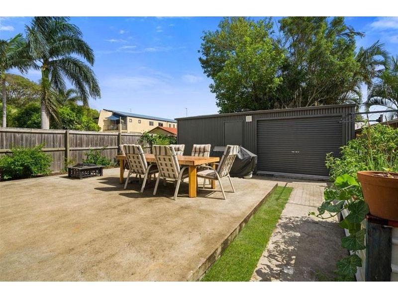 37 Twenty Fifth Avenue, Palm Beach QLD 4221