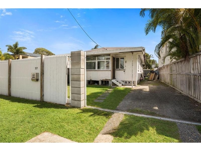 37 Twenty Fifth Avenue, Palm Beach QLD 4221