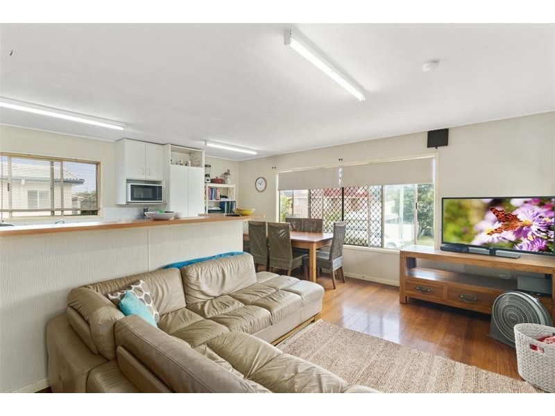 24 Twenty Seventh Avenue, Palm Beach QLD 4221