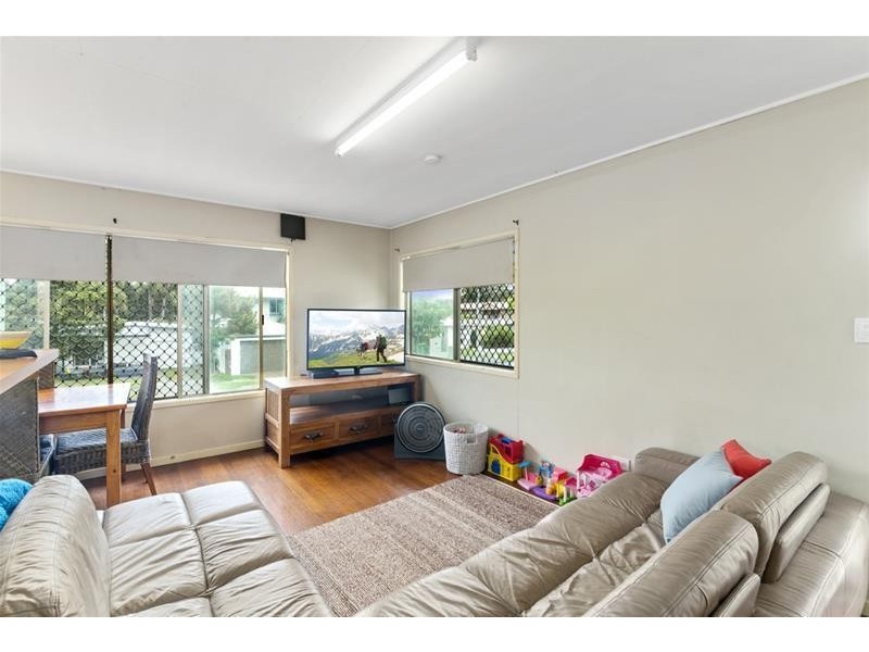 24 Twenty Seventh Avenue, Palm Beach QLD 4221