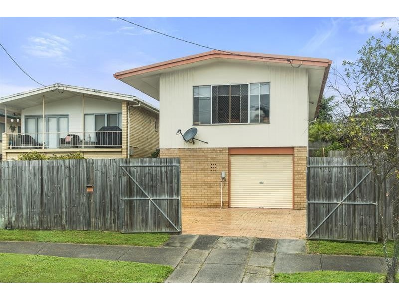 24 Twenty Seventh Avenue, Palm Beach QLD 4221