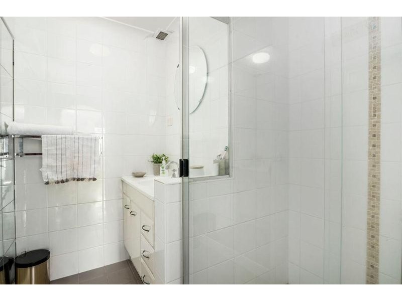 4/10 Tenth Avenue, Palm Beach QLD 4221