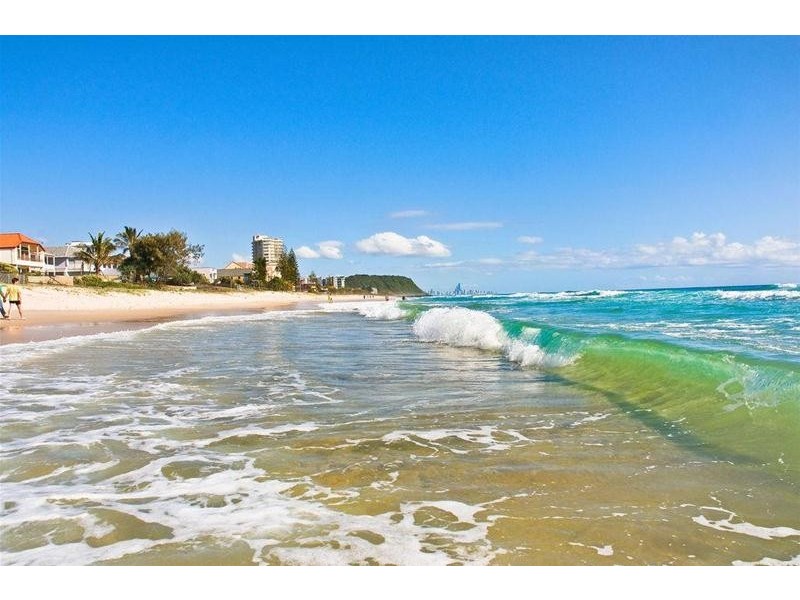 4/10 Tenth Avenue, Palm Beach QLD 4221