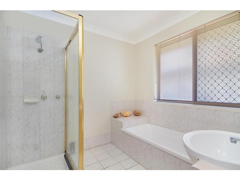 38 Silver Glade Drive, Elanora QLD 4221