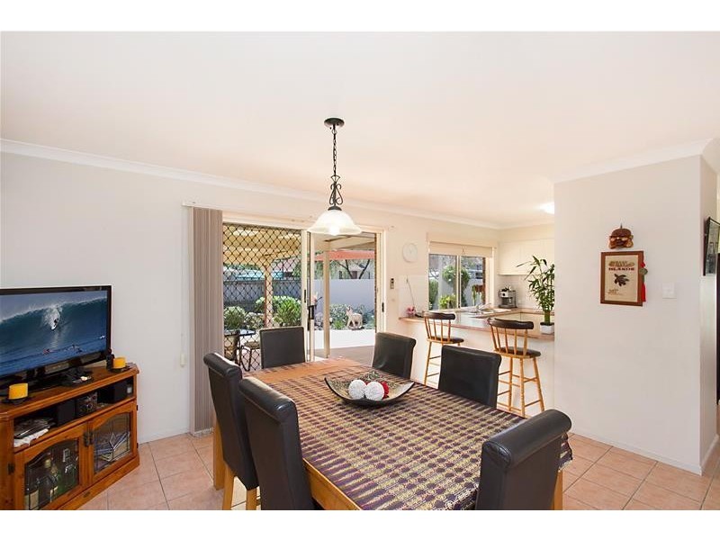 2/5 Natasha Court, Currumbin Waters QLD 4223