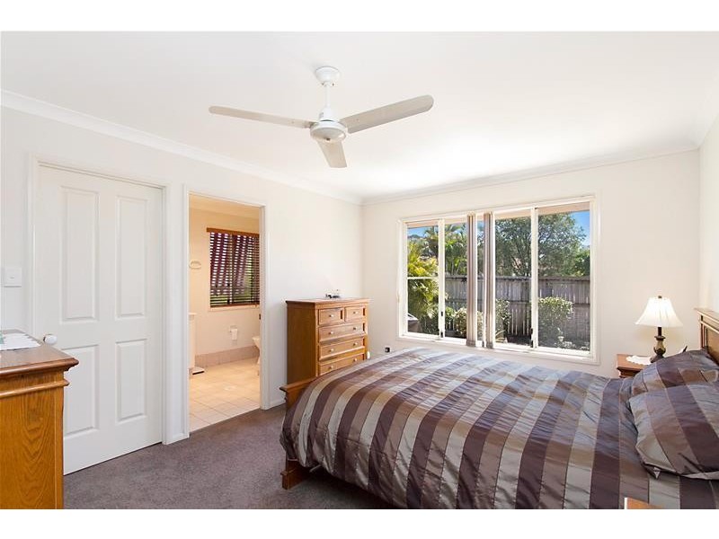 2/5 Natasha Court, Currumbin Waters QLD 4223