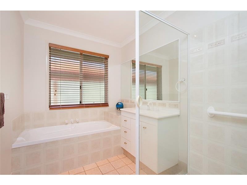 2/5 Natasha Court, Currumbin Waters QLD 4223