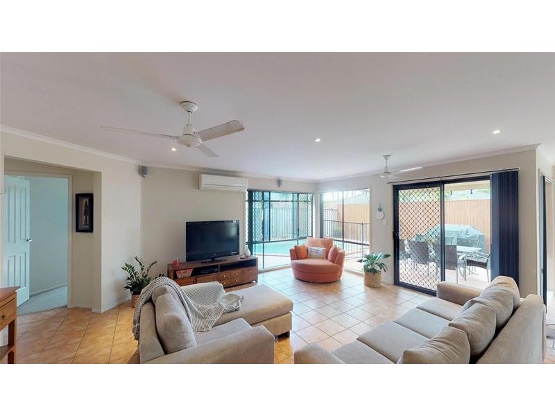 5 Pultenea Court, Elanora QLD 4221
