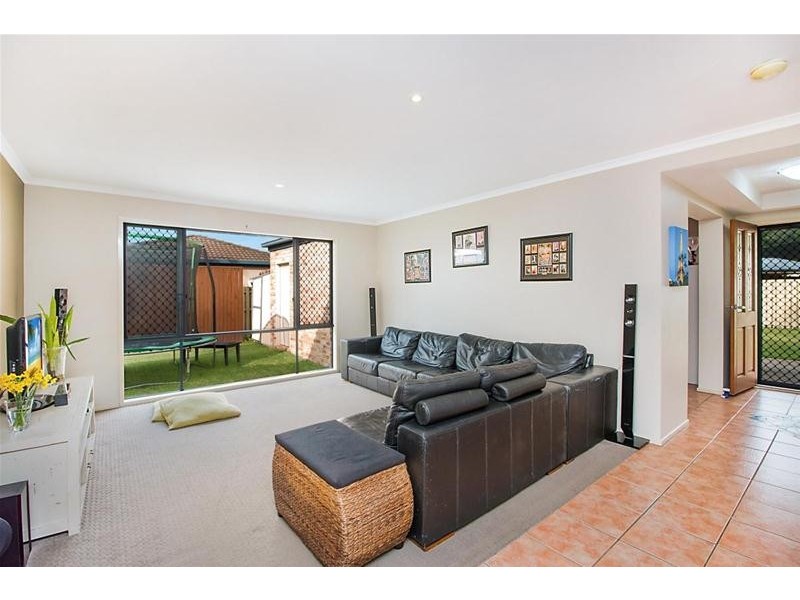 5 Pultenea Court, Elanora QLD 4221