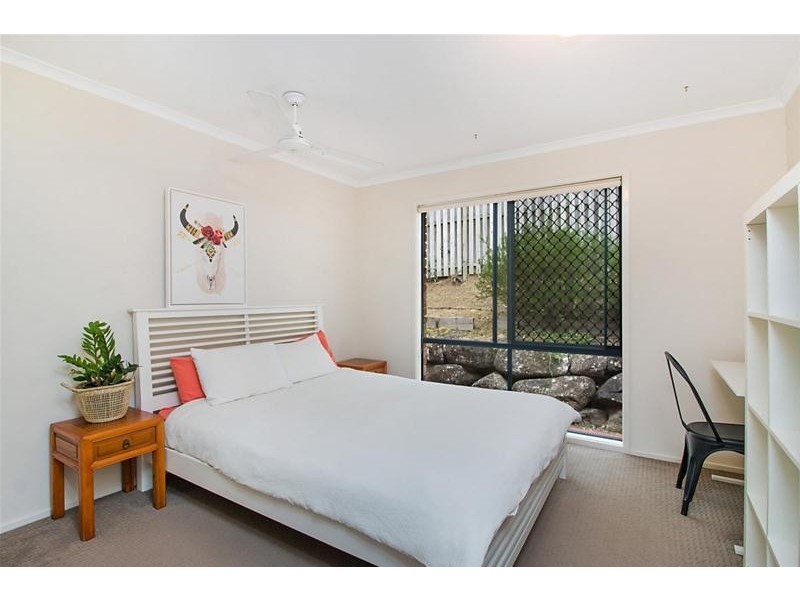 5 Pultenea Court, Elanora QLD 4221