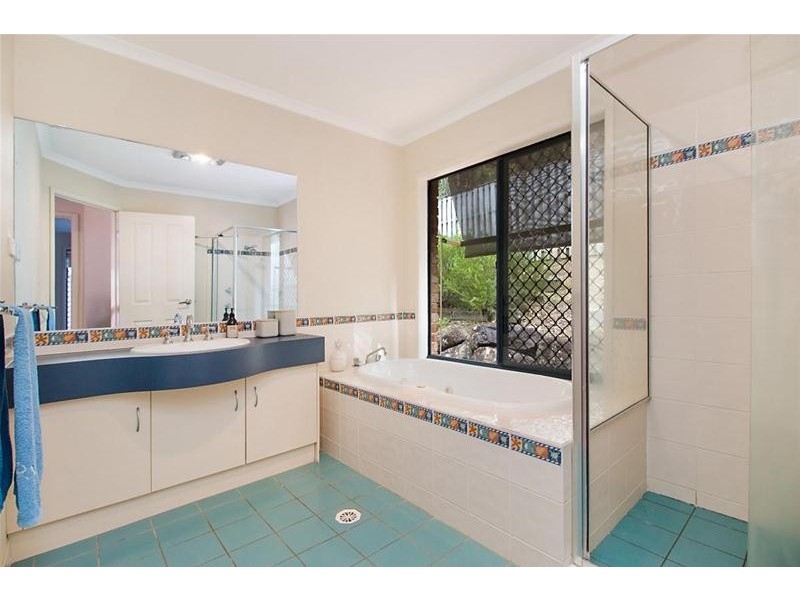 5 Pultenea Court, Elanora QLD 4221