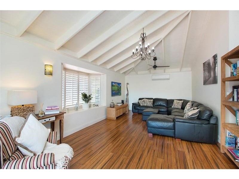 7 Pinecone Court, Elanora QLD 4221