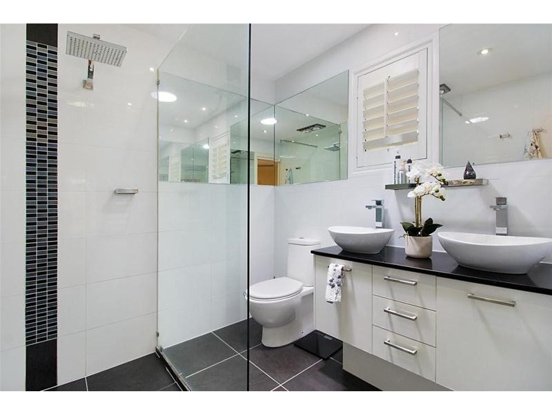 7 Pinecone Court, Elanora QLD 4221