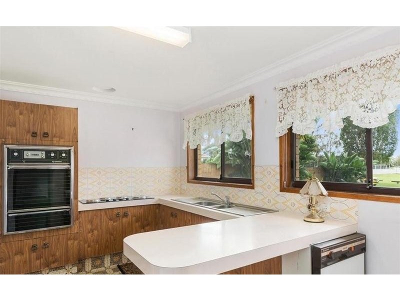 122 Melaleuca Drive, Palm Beach QLD 4221