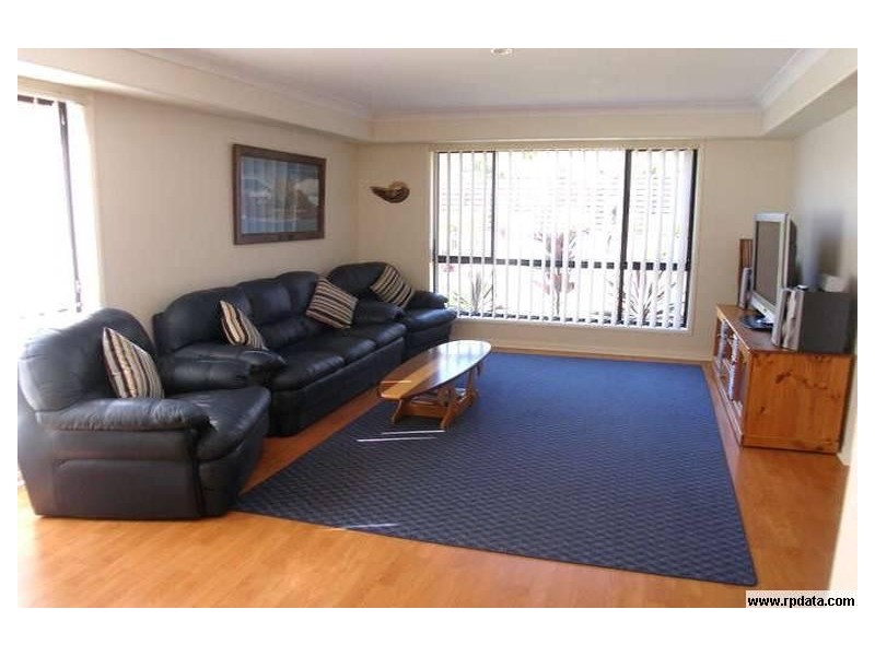 89 Casuarina Drive, Elanora QLD 4221