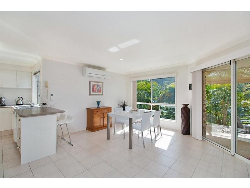 18 Silver Glade Drive, Elanora QLD 4221