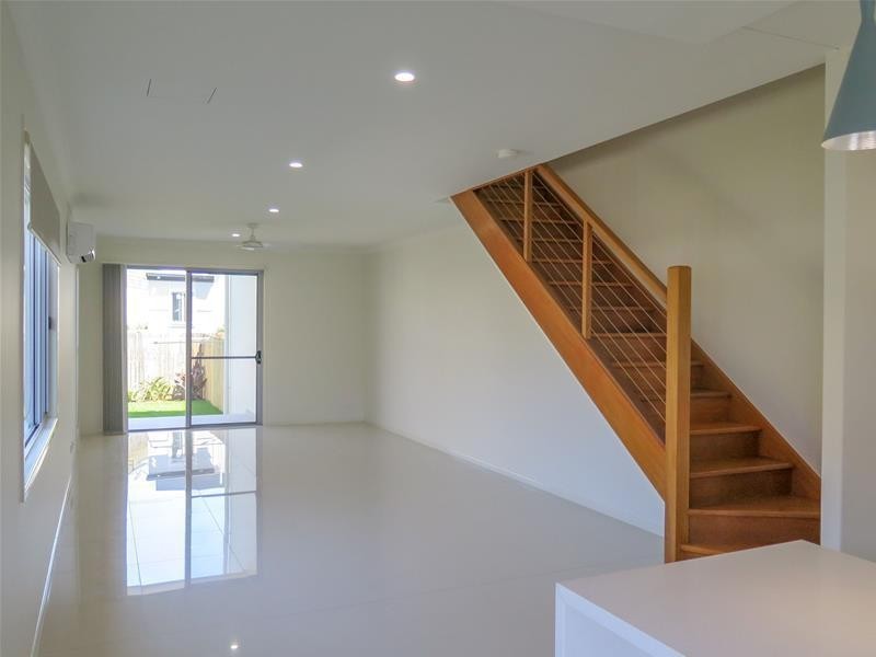 1/10 Molucca Avenue, Palm Beach QLD 4221