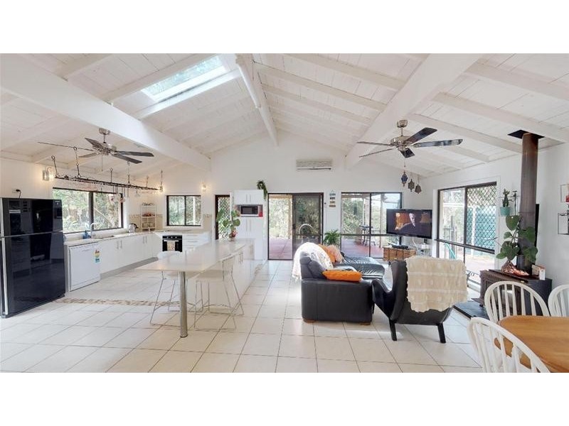 16 Evergreen Drive, Elanora QLD 4221