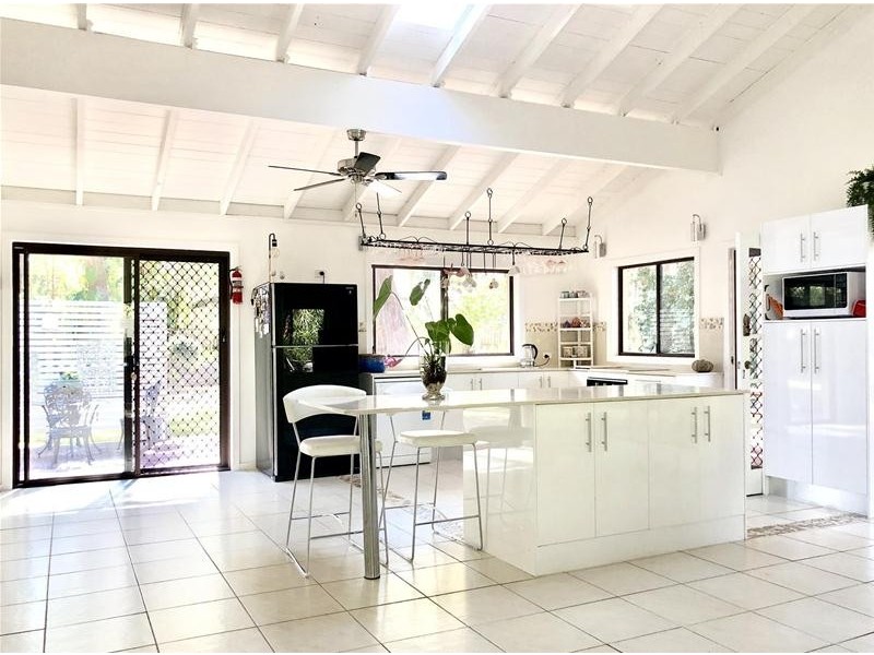 16 Evergreen Drive, Elanora QLD 4221