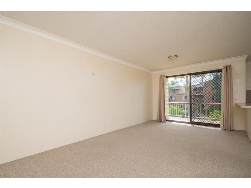 3/4 Allara Avenue, Palm Beach QLD 4221