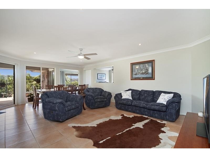 40 Sawtell Drive, Currumbin Waters QLD 4223