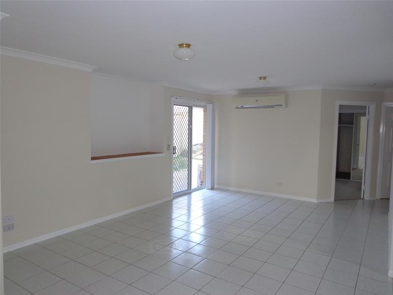 16 Zinnea Street, Elanora QLD 4221