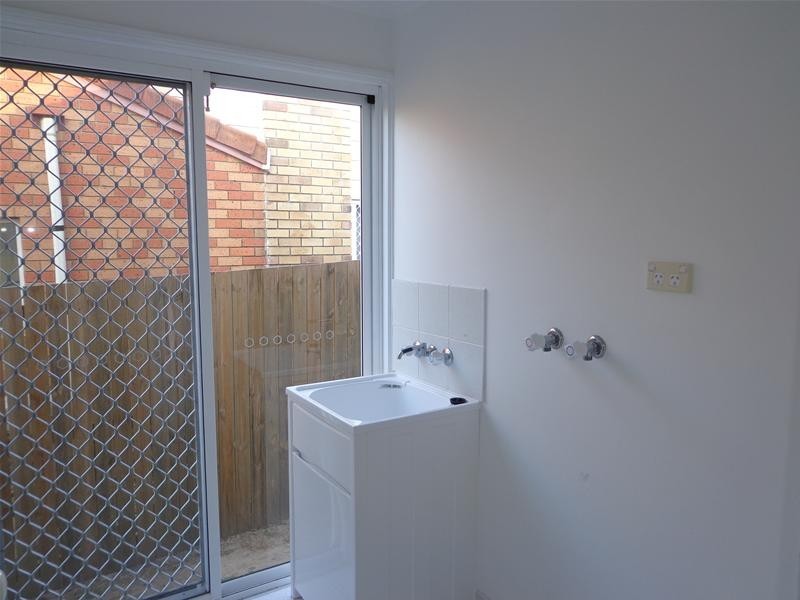 16 Zinnea Street, Elanora QLD 4221