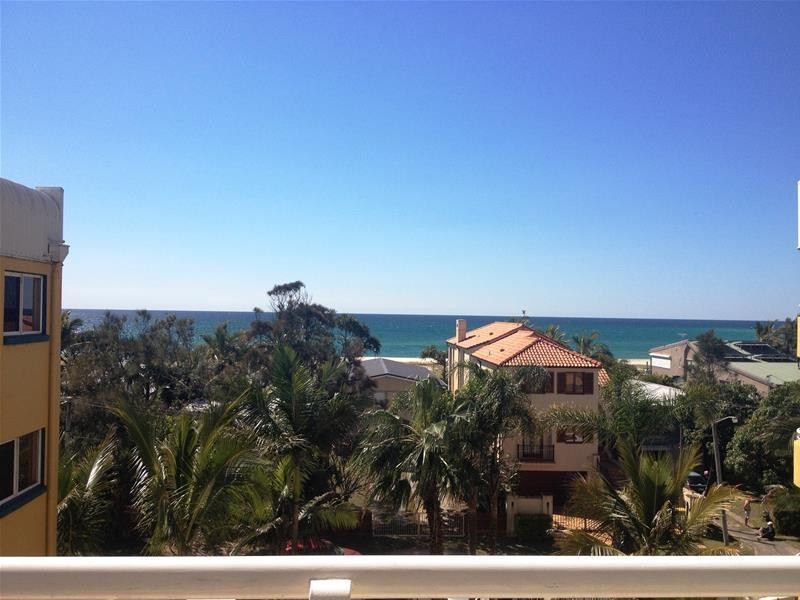 21/14 Jefferson Lane, Palm Beach QLD 4221