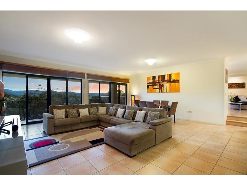 9 Gracilis Court, Elanora QLD 4221