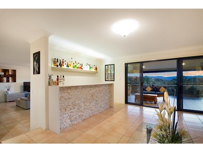 9 Gracilis Court, Elanora QLD 4221