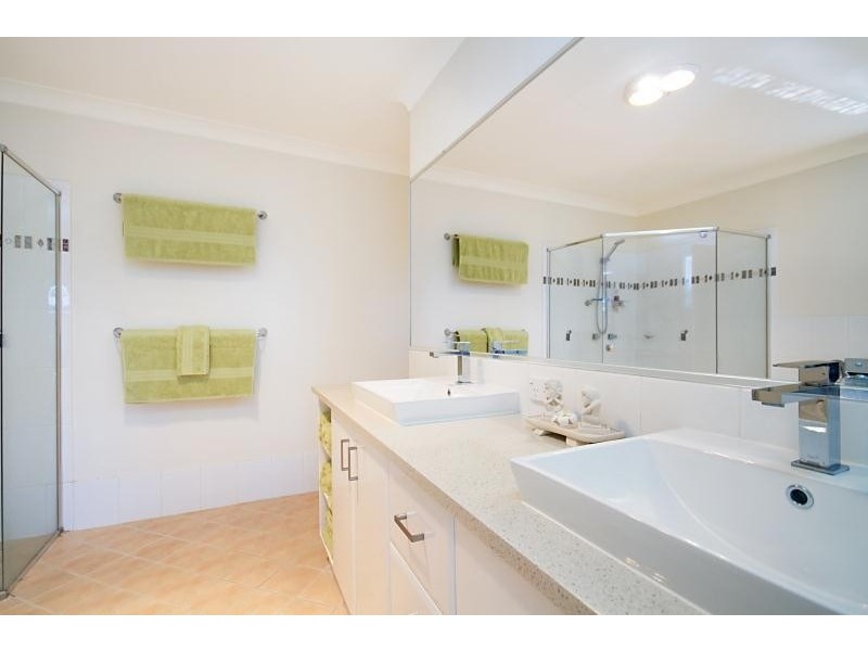 9 Gracilis Court, Elanora QLD 4221