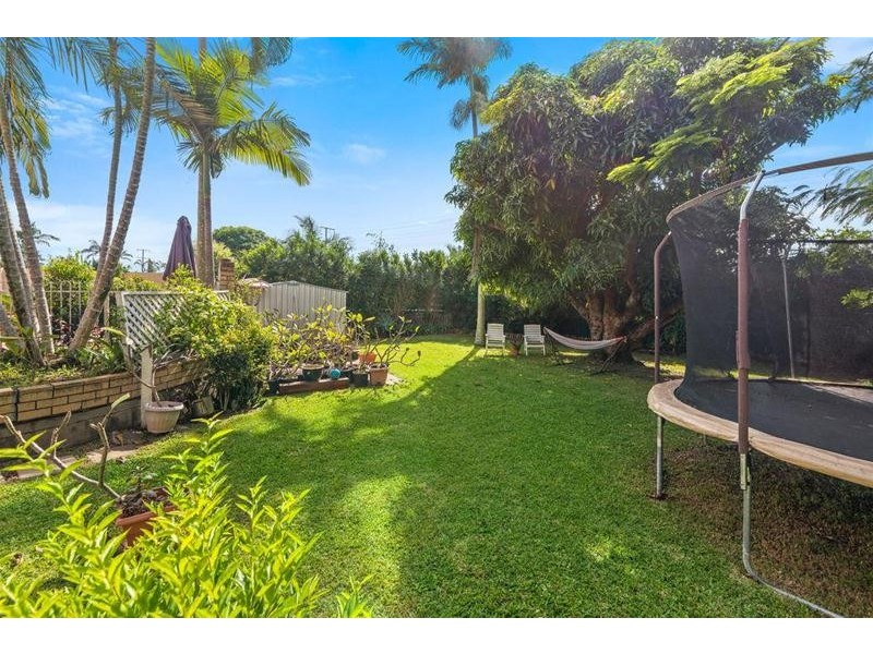 10 Bunya Place, Palm Beach QLD 4221