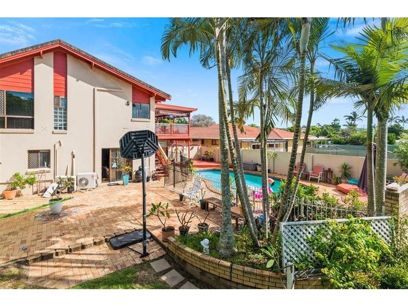 10 Bunya Place, Palm Beach QLD 4221